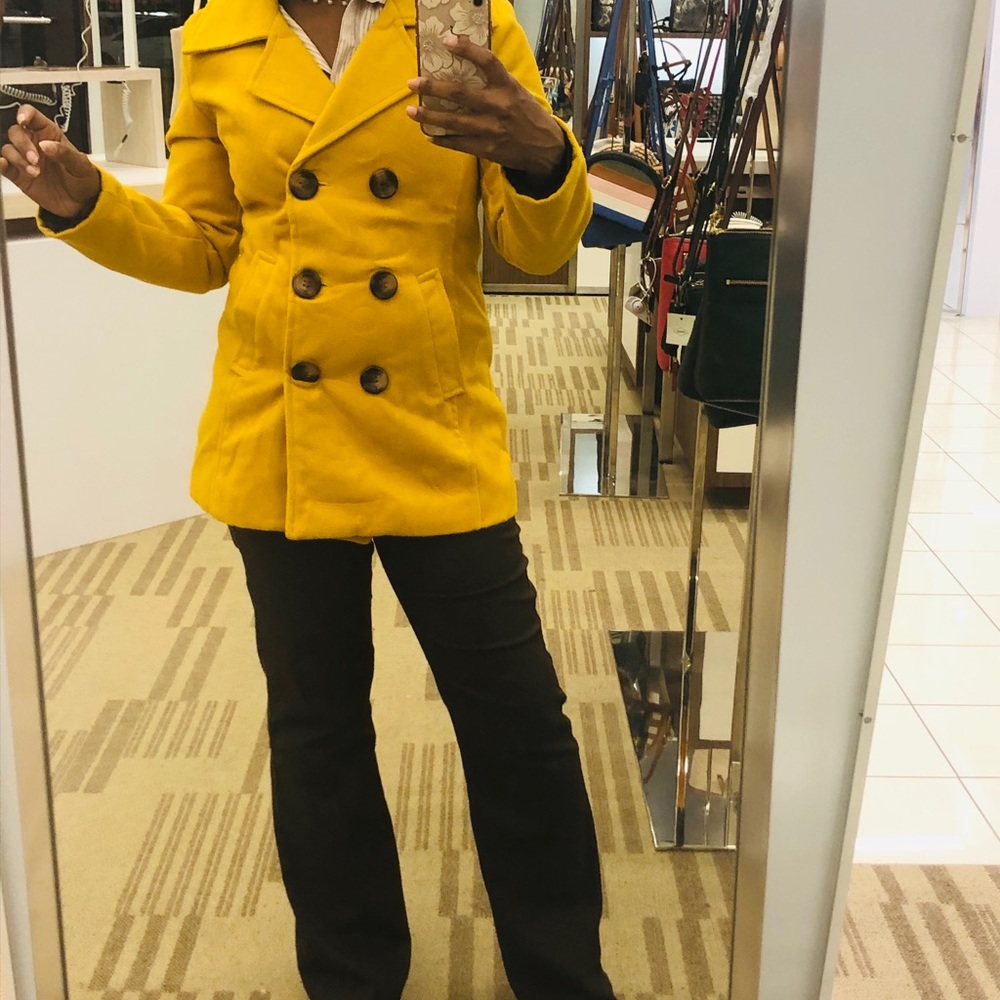Cute used double breast coat 🧥 il 🤩